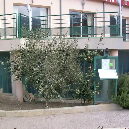 Apartahotel Les Berges Du Tarn Millau